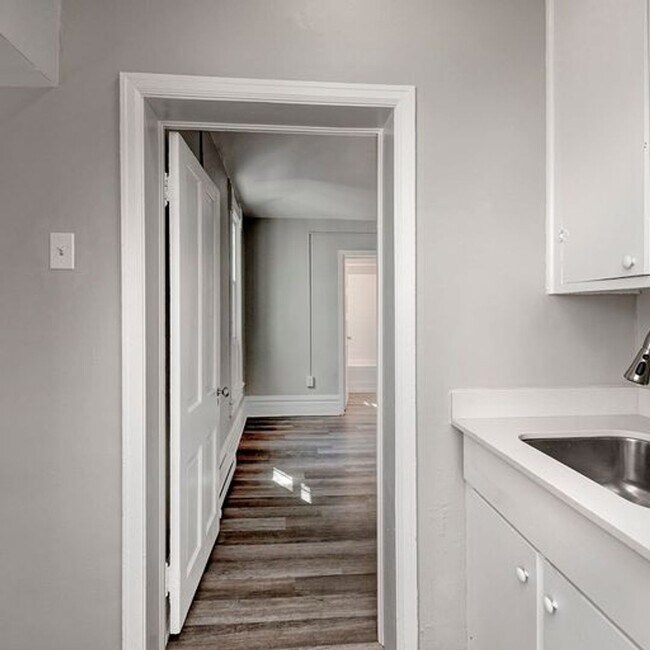 Building Photo - One Bed and One Bathroom Units Available