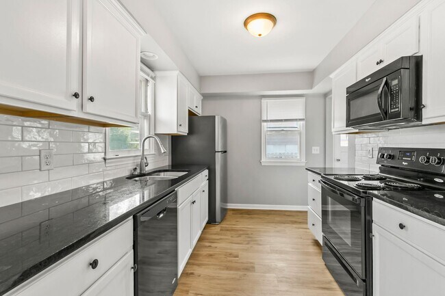Building Photo - 7215 S 41st Ave