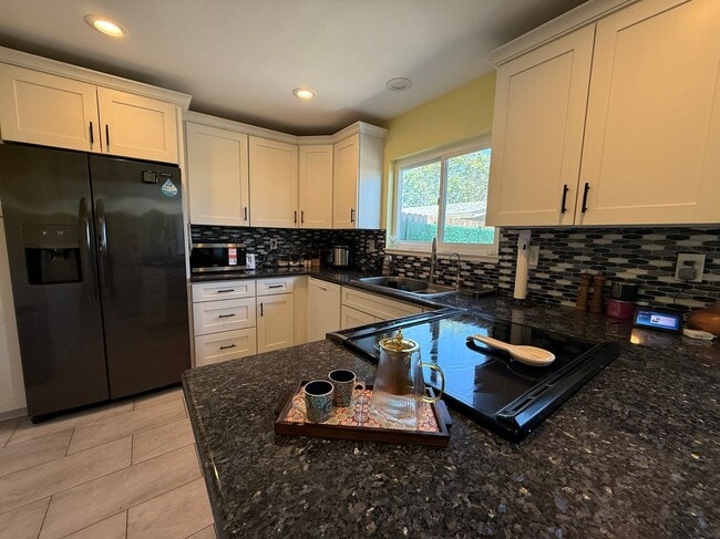 Building Photo - 1459 Deauville Pl