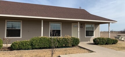 Building Photo - FOR LEASE! Duplex - 3 BR - 2 BA - Duplex in Peaster ISD