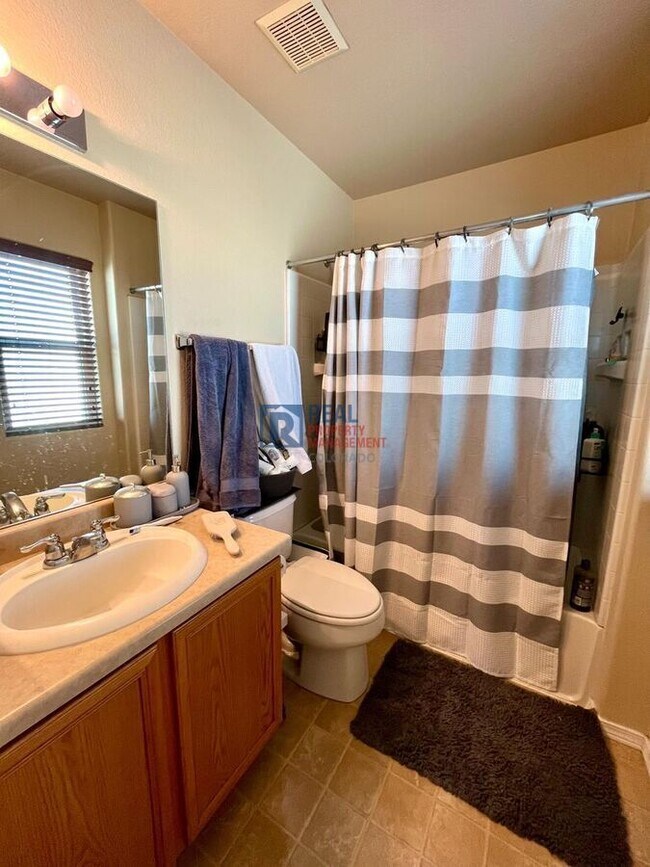 Building Photo - 10503 Country Park Point