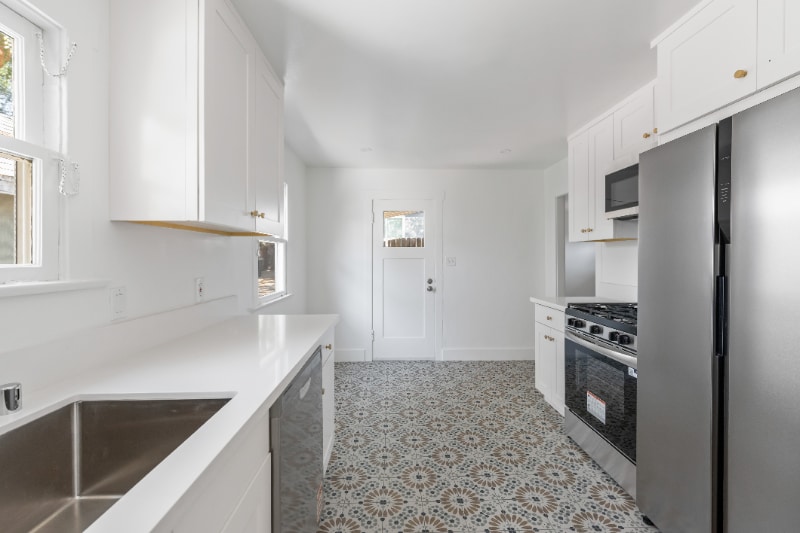 Building Photo - 1446 E Topeka St