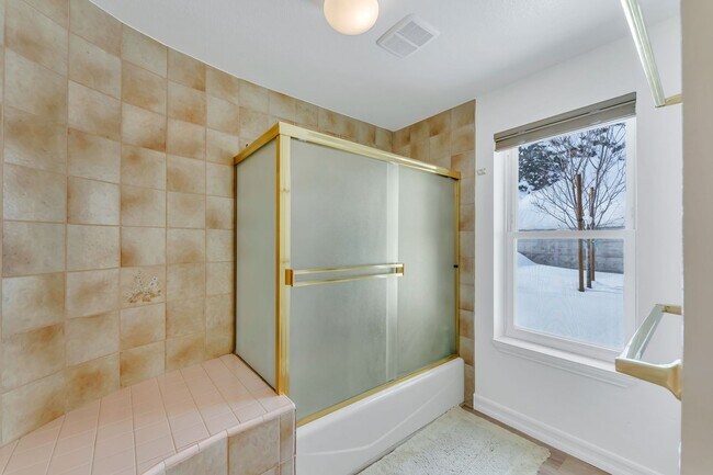 Building Photo - FULLY FURNISHED Home in the Mountains
