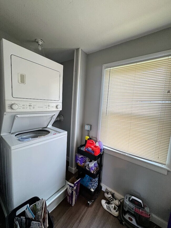Building Photo - 4734 Lorigan St