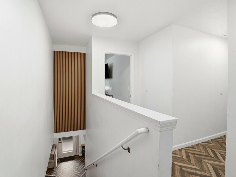 Building Photo - 16799 Center Way