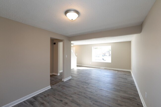 Building Photo - 4 bed 2.5 bath 2 story home with full deck located in Decatur Township