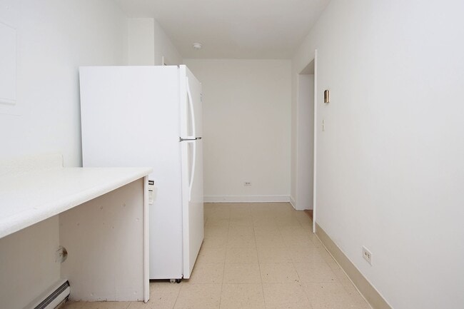 Building Photo - Student-Friendly Apartment Near Data School of Science