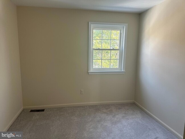 Building Photo - 8146 Larkin Ln