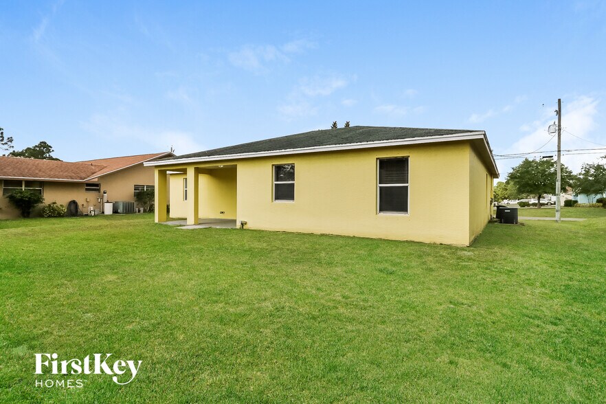 Building Photo - 3201 SW Collings Dr