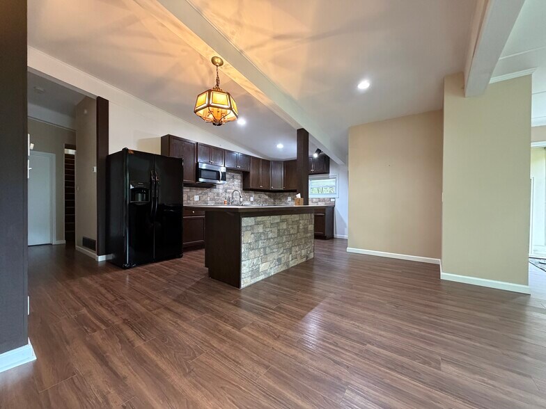Building Photo - 3965 Sinclair Shores Rd