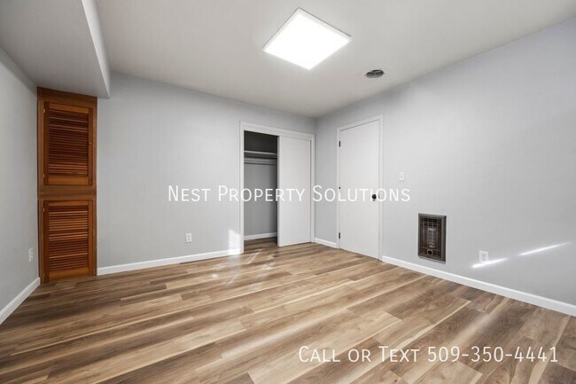 Building Photo - 1221 S Baker St
