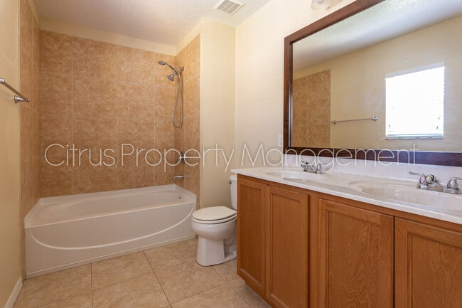 Building Photo - 3/2.5 Winter Garden Town Home