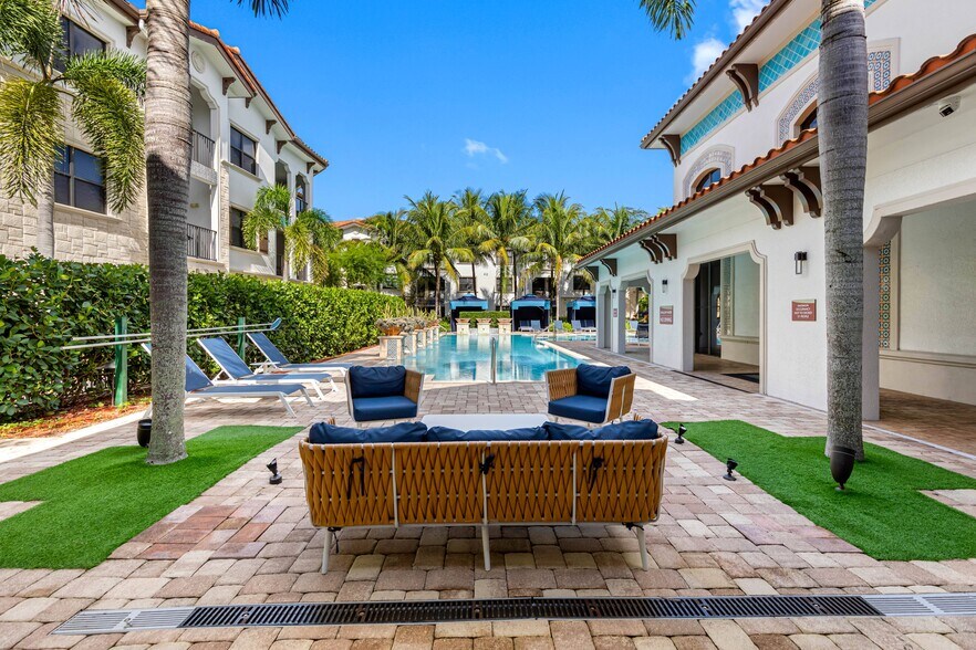 Primary Photo - Miramar Park Apartments