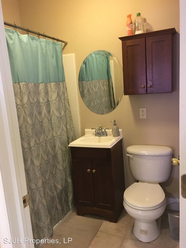 Building Photo - 813 Greenwood Ave