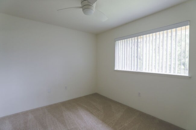 Building Photo - Rarely Available !  Beautiful 3-Bedroom Corner Unit – Pet Friendly & Spacious!