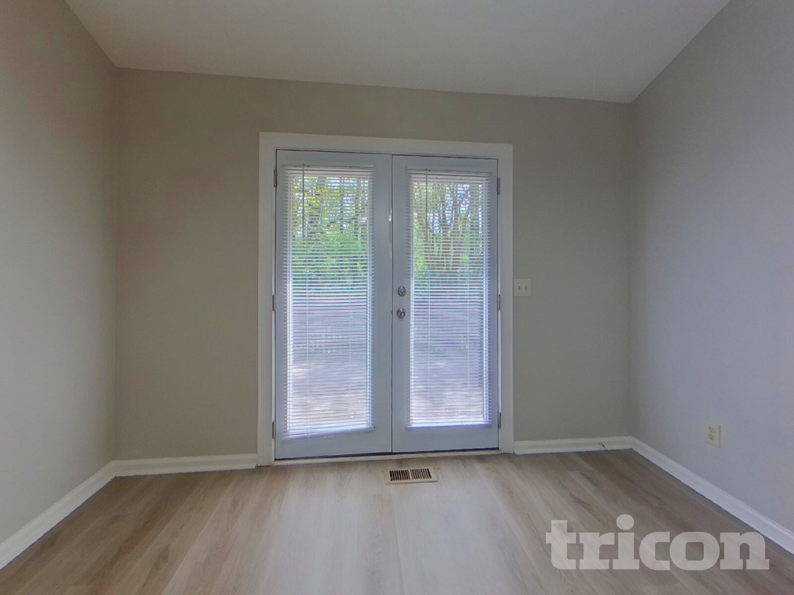 Building Photo - 5450 Bridle Dr