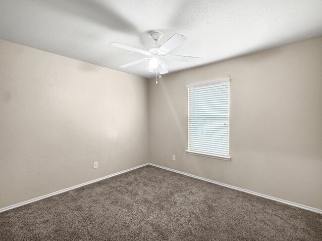 Building Photo - 8211 Heights Valley