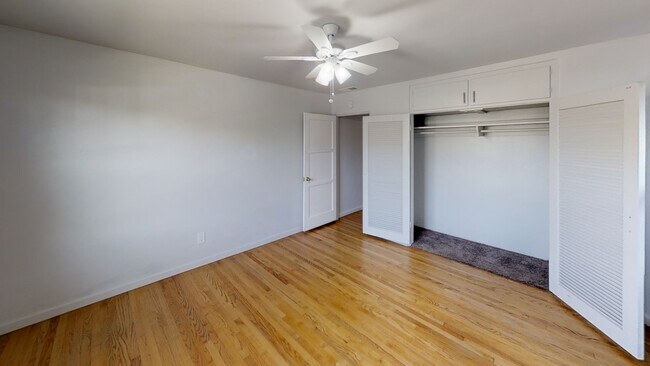 Building Photo - 6118 Pembroke Dr