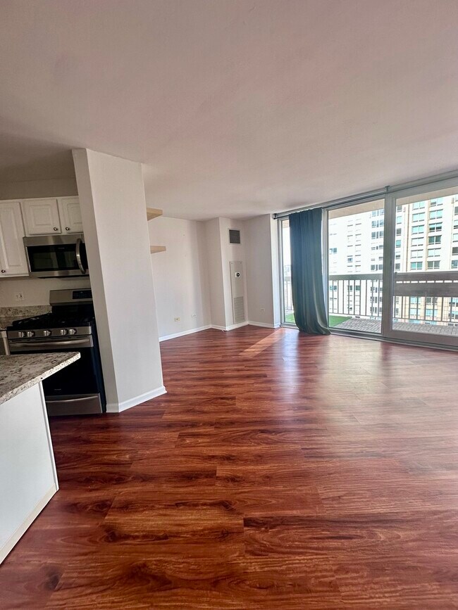 Building Photo - 545 N Dearborn St