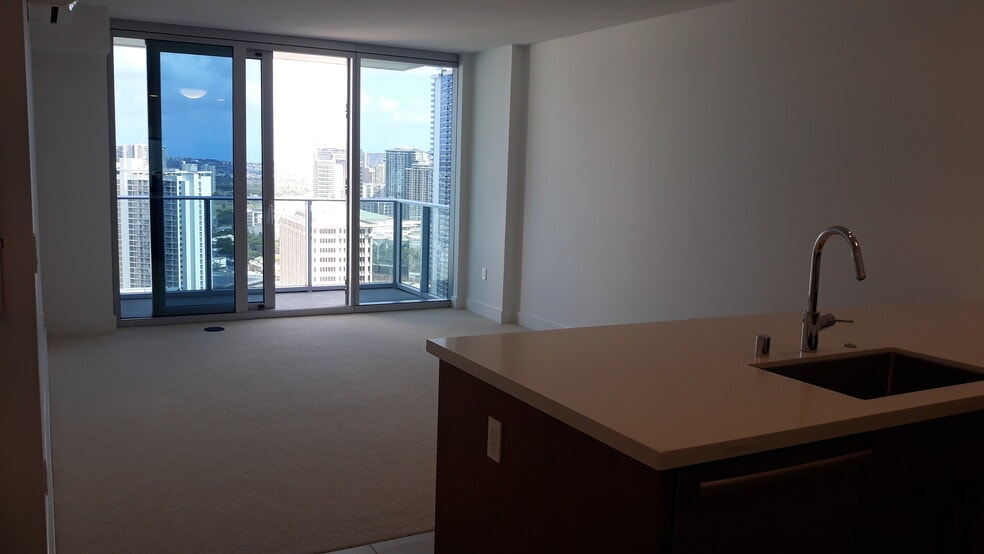 Building Photo - 629 Keeaumoku St