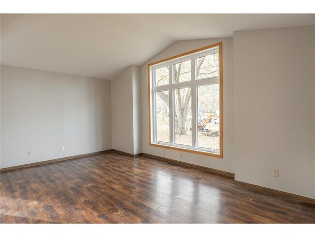 Building Photo - 5245 Clayton Dr