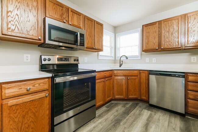 Building Photo - 3733 Blue Blossom Dr