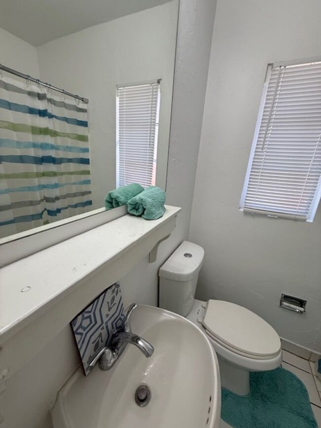 Building Photo - Location!! Awesome 1 bed 1 bath in Historic Glendale