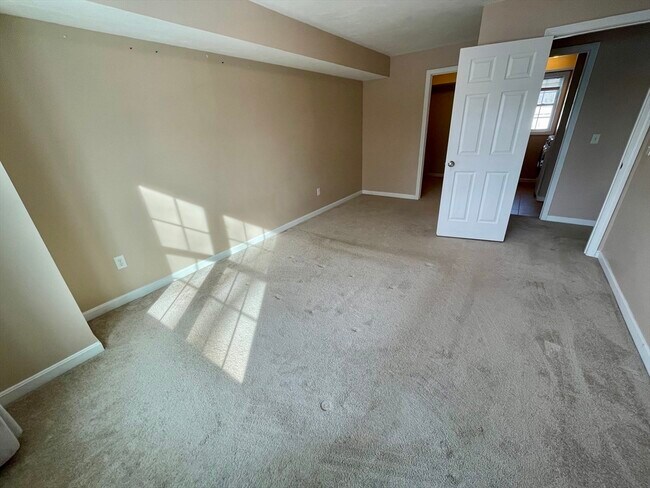 Building Photo - 84 C St