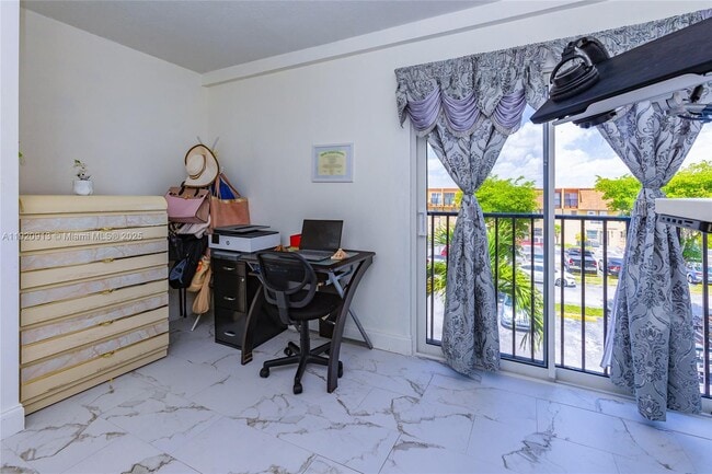 Building Photo - 245 NW 109th Ave