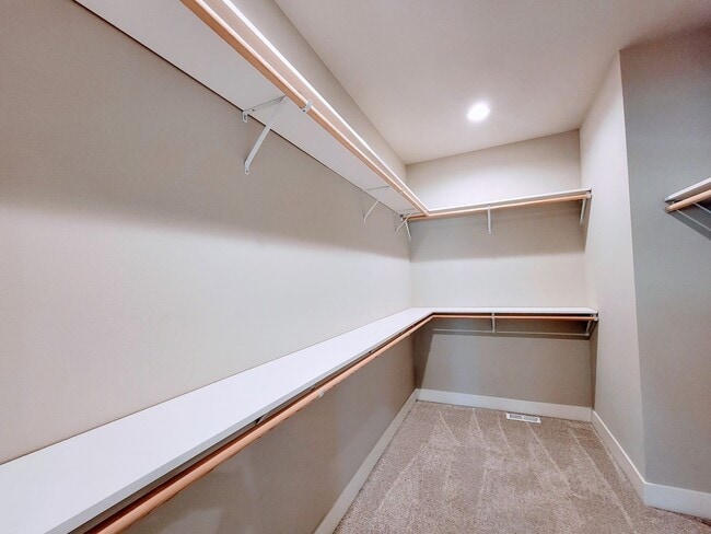 Building Photo - Luxurious and spacious 3 bed home in Manette