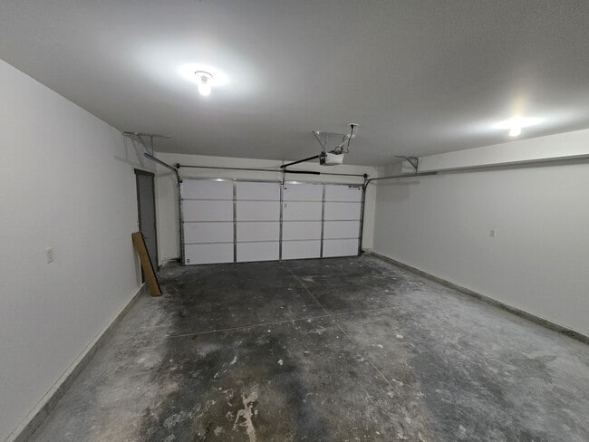 Building Photo - 745 Linda Ln