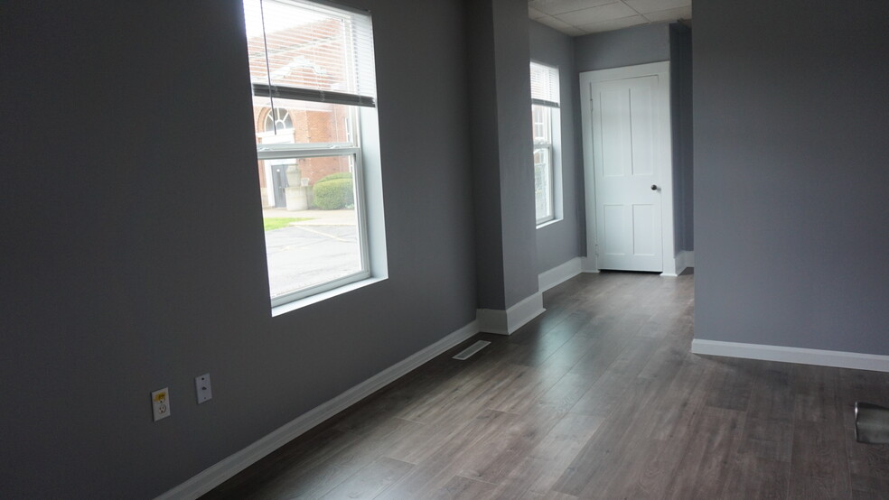 Bedroom with closet - 129 N Main St