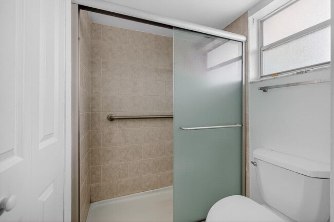 Building Photo - 3550 NE 169th St