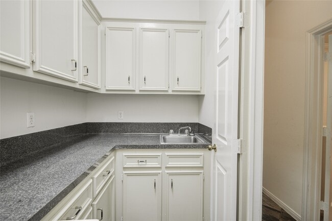 Building Photo - 14003 Muirfield Village Dr