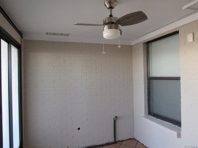 Building Photo - 6269 Bell Gables