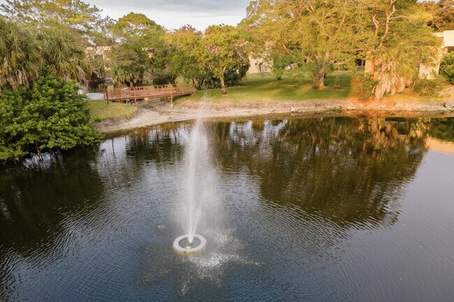 Building Photo - 930 SW 9th St Cir