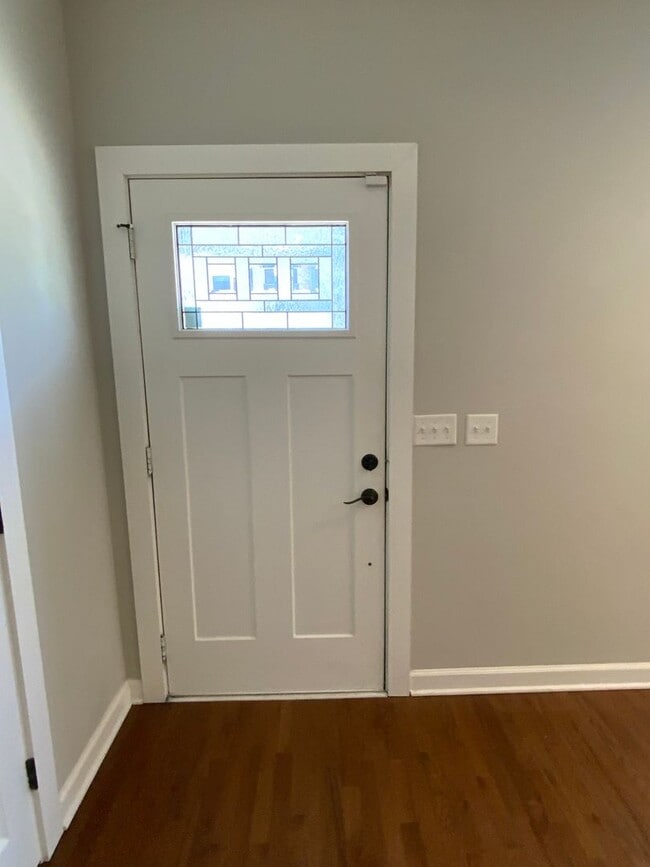 Building Photo - 2bd 2.5ba Townhome in Germantown/Neuhoff District