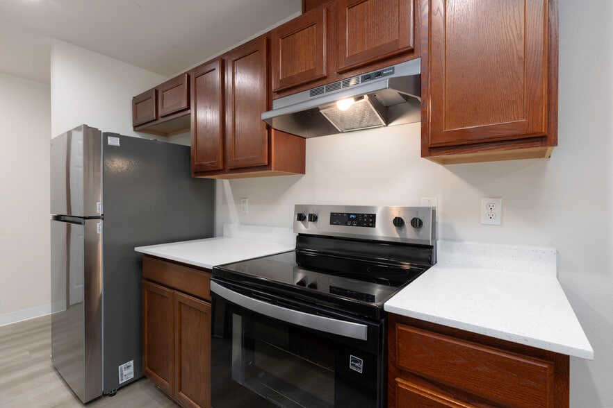 Primary Photo - Brandon Place Apartments