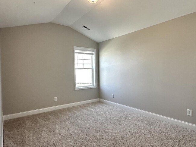 Building Photo - 3142 Hunting Lodge Rd