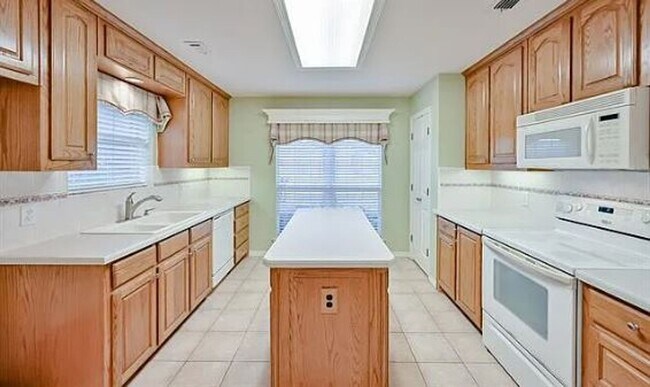 Building Photo - Super Cute 3 Bedroom Home in the Heart of Waxahachie