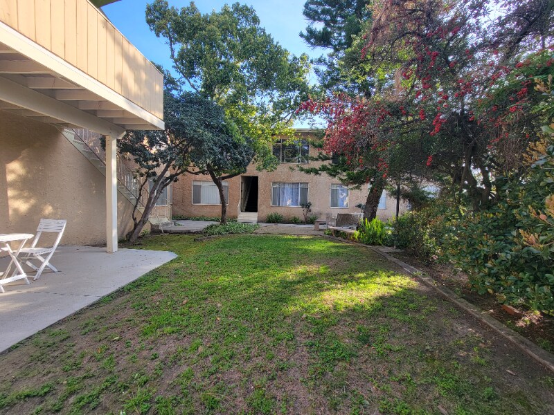 Building Photo - 13531 Wyandotte St