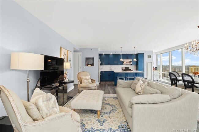 Building Photo - 1 Broad St