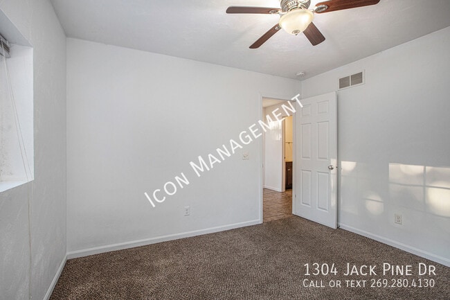 Building Photo - 1304 Jack Pine Way