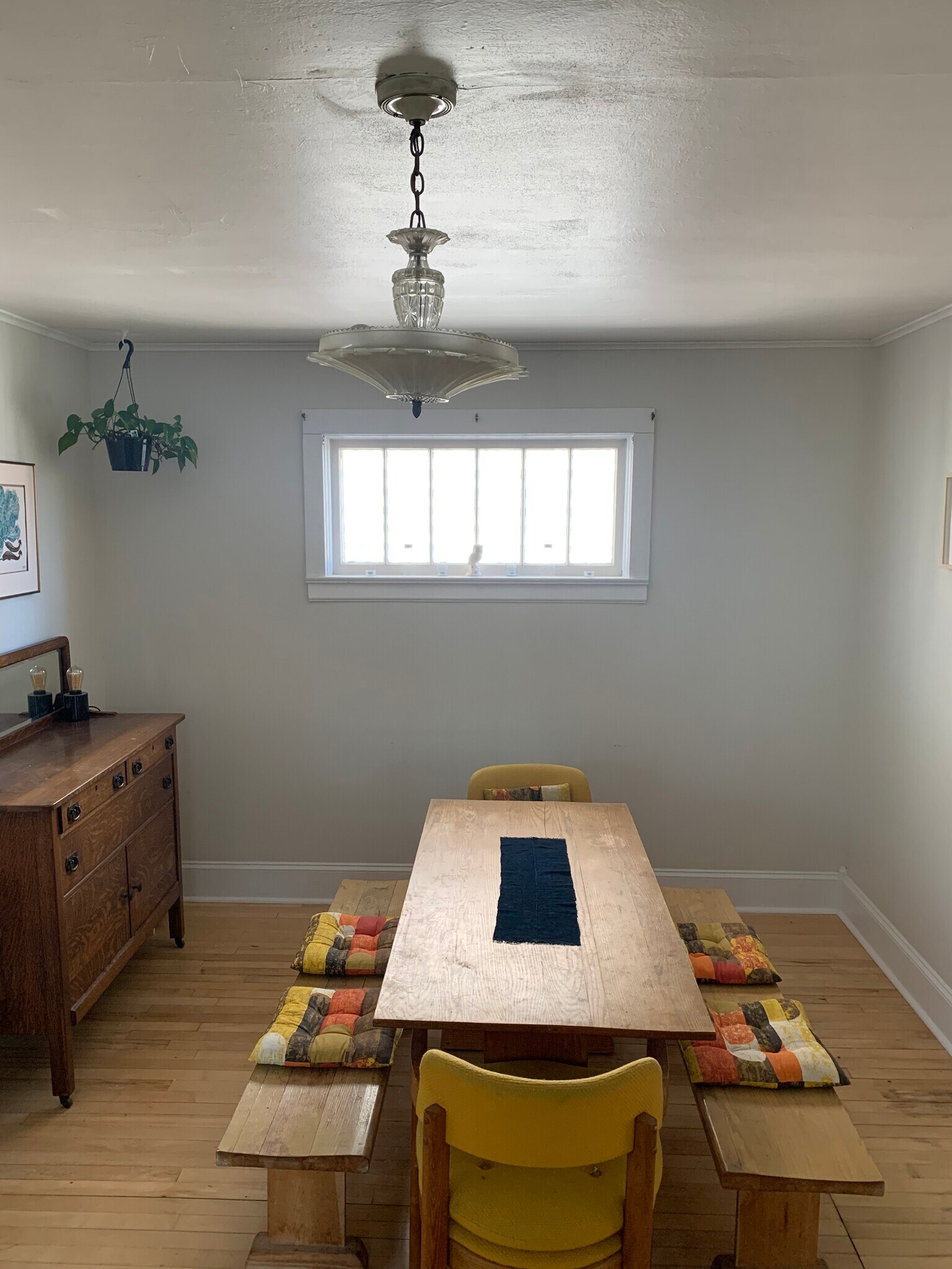 Building Photo - 620 E 7th St