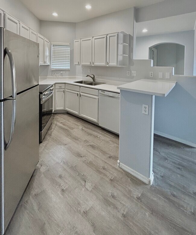 Building Photo - 10410 N Cave Creek Rd