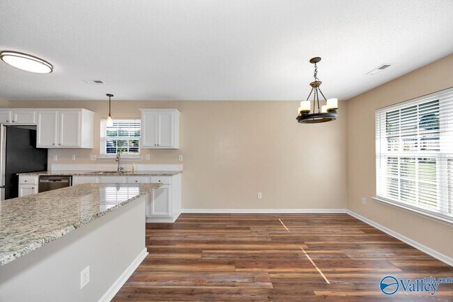 Building Photo - 247 De Jan Rd