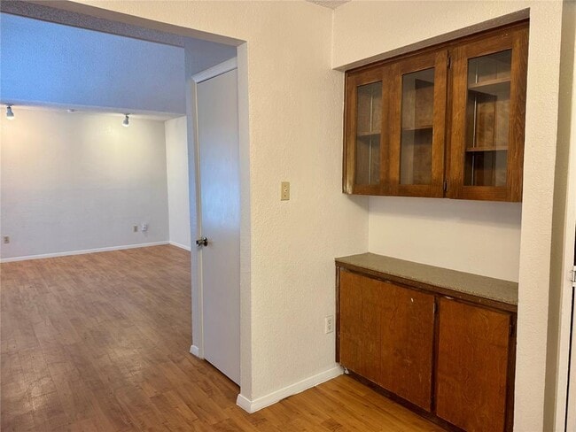 Building Photo - 907 Milford Way