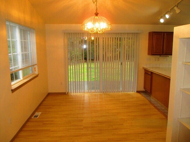 Building Photo - Howell.R-3809/11