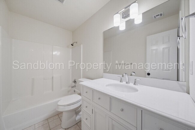 Building Photo - For Lease | Jenks | Available Now!