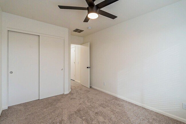 Building Photo - Great home in gated community!